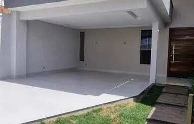 Imagem: A casa possui 3 Dormitórios, 2 Banheiros, 80m² de Área e