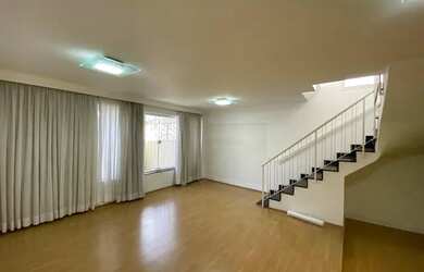 Imagem: A casa possui 3 Dormitórios, 3 Banheiros e 160m² de Área