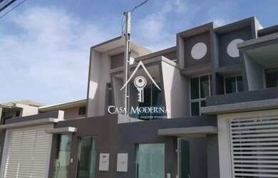 Imagem: A casa possui 2 Dormitórios, 2 Banheiros, 2 Vagas na garagem