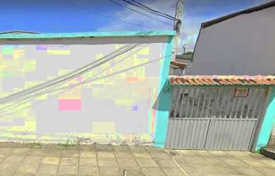 Imagem: A casa possui 1 Dormitório, 1 Banheiro, 1 Vaga na garagem