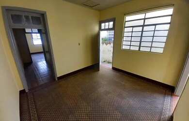 Imagem: A casa possui 2 Dormitórios, 1 Banheiro, 80m² de Área e