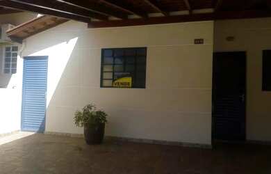 Imagem: A casa em condomínio possui 2 Dormitórios, 1 Banheiro, 3 Vagas