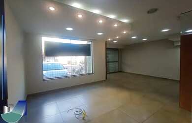 Imagem: O depósito possui 1 Vaga na garagem, 344m² de Área e está