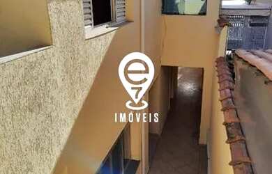 Imagem: A casa possui 2 Dormitórios, 2 Banheiros, 2 Vagas na garagem