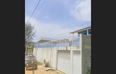 Imagem: A casa possui 4 Dormitórios, 4 Banheiros, 3 Vagas na garagem