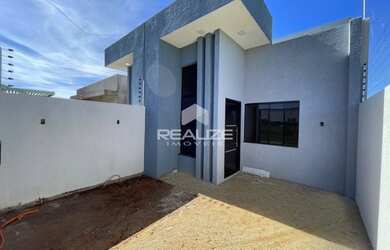 Imagem: A casa possui 2 Dormitórios, 2 Banheiros, 1 Vaga na garagem