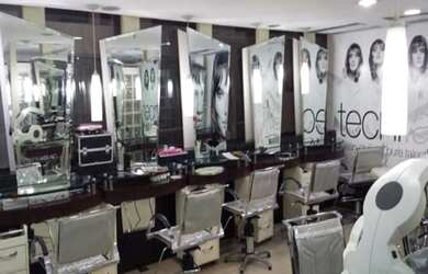 Imagem: O depósito possui 2 Vagas na garagem e 120m² de Área e está