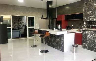 Imagem: A casa em condomínio possui 3 Dormitórios, 4 Banheiros, 4