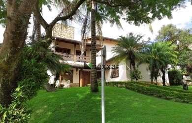 Imagem: A casa em condomínio possui 4 Dormitórios, 5 Banheiros, 3