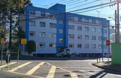 Imagem: O apartamento possui 3 Dormitórios, 1 Banheiro, 1 Vaga na garagem