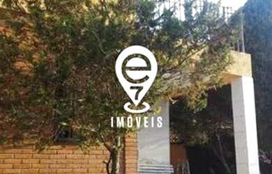 Imagem: A casa possui 4 Dormitórios, 5 Banheiros, 5 Vagas na garagem