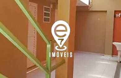 Imagem: A casa possui 5 Dormitórios, 3 Banheiros, 4 Vagas na garagem