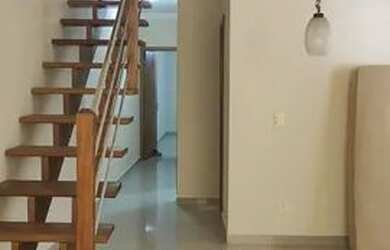 Imagem: A casa possui 3 Dormitórios, 2 Banheiros, 2 Vagas na garagem