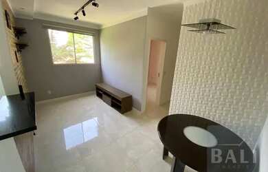 Imagem: O apartamento possui 2 Dormitórios, 1 Banheiro, 1 Vaga na garagem