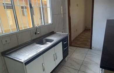 Imagem: A casa possui 3 Dormitórios, 2 Banheiros, 5 Vagas na garagem