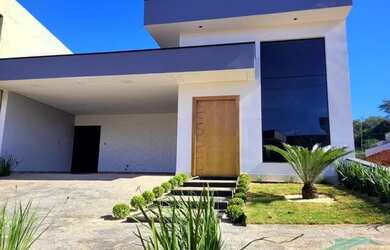 Imagem: A casa em condomínio para alugar possui 3 Dormitórios, 1 Banheiro