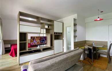 Imagem: O apartamento possui 1 Dormitório, 1 Banheiro, 2 Vagas na garagem