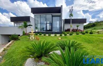 Imagem: A casa em condomínio possui 3 Dormitórios, 5 Banheiros, 2