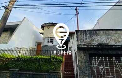 Imagem: A casa possui 4 Dormitórios, 3 Banheiros, 1 Vaga na garagem