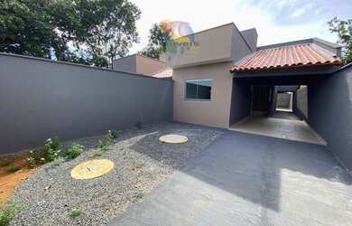 Imagem: A casa possui 2 Dormitórios, 2 Banheiros, 1 Vaga na garagem