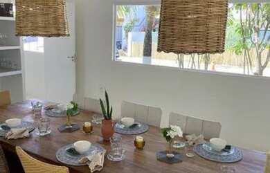 Imagem: A casa em condomínio possui 4 Dormitórios, 4 Banheiros, 2