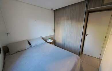 Imagem: O apartamento possui 2 Dormitórios, 1 Banheiro, 1 Vaga na garagem