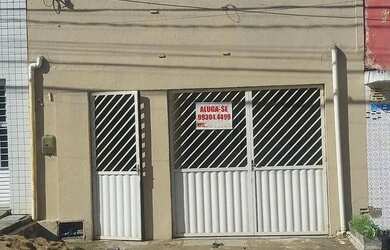 Imagem: A casa possui 2 Dormitórios, 2 Banheiros, 1 Vaga na garagem