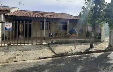 Imagem: A casa possui 2 Dormitórios, 1 Banheiro, 3 Vagas na garagem