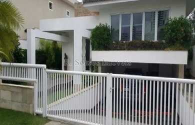 Imagem: A casa em condomínio possui 4 Dormitórios, 5 Banheiros, 4