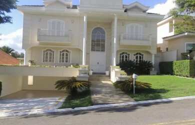 Imagem: A casa em condomínio possui 5 Dormitórios, 5 Banheiros, 5