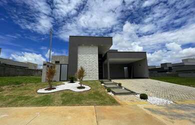 Imagem: A casa em condomínio possui 3 Dormitórios, 4 Banheiros, 4