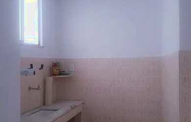 Imagem: A casa possui 1 Dormitório, 1 Banheiro e está localizado