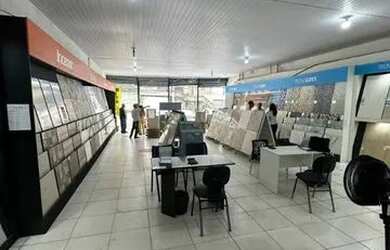 Imagem 1: Vendo Salão Comercial 375m² na Fazenda Grande do Retiro, 2 Banheiros,...