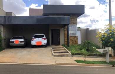 Imagem: A casa em condomínio possui 3 Dormitórios, 4 Banheiros, 4