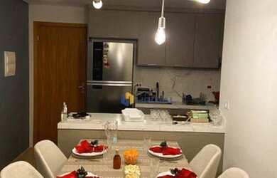 Imagem: O apartamento possui 2 Dormitórios, 1 Banheiro, 1 Vaga na garagem