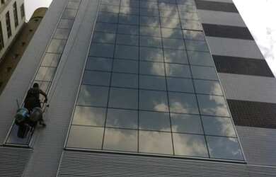 Imagem: O depósito possui 30m² de Área e está localizado em Santo