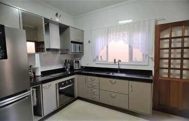 Imagem 5: LINDA CASA TÉRREA - VILLA BRANCA - 3 Dormitórios - 1 Suíte - 162m²...