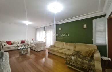 Imagem: O apartamento possui 3 Dormitórios, 1 Banheiro, 2 Vagas na