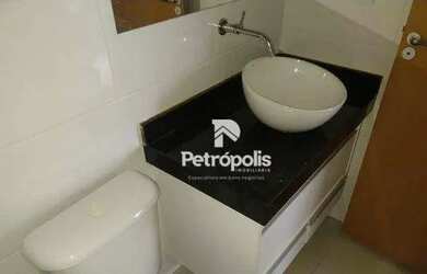 Imagem: O apartamento possui 2 Dormitórios, 2 Banheiros, 2 Vagas na