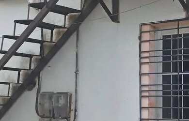 Imagem: A casa possui 1 Dormitório, 1 Banheiro, 1 Vaga na garagem e