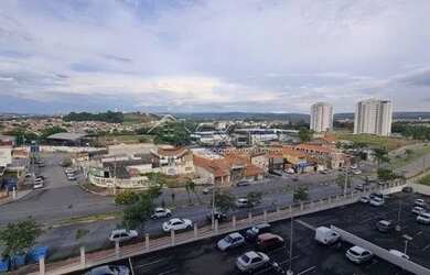 Imagem: O apartamento possui 3 Dormitórios, 1 Banheiro, 1 Vaga na garagem
