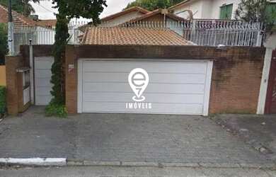 Imagem: A casa possui 3 Dormitórios, 4 Banheiros, 5 Vagas na garagem