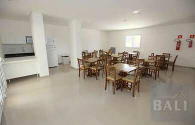 Imagem: O apartamento possui 2 Dormitórios, 2 Banheiros, 2 Vagas na