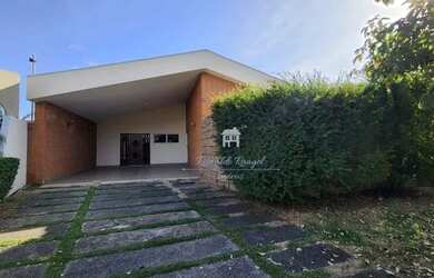 Imagem: A casa em condomínio possui 3 Dormitórios, 4 Banheiros, 4