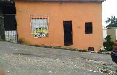 Imagem: A casa possui 4 Dormitórios, 4 Banheiros e está localizado