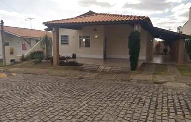 Imagem: A casa em condomínio possui 3 Dormitórios e está localizado