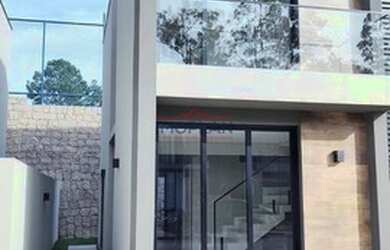 Imagem: A casa em condomínio possui 3 Dormitórios, 1 Banheiro, 2 Vagas