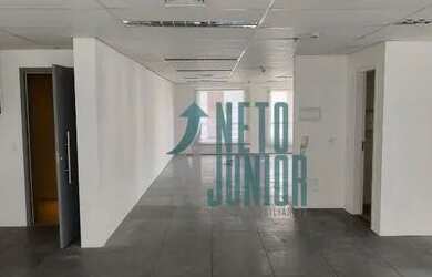 Imagem: O depósito possui 5 Vagas na garagem, 314m² de Área e está