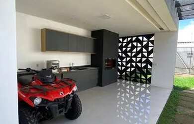 Imagem: A casa possui 2 Dormitórios, 3 Banheiros, 5 Vagas na garagem