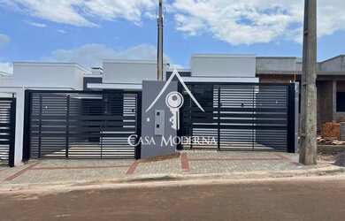 Imagem: A casa possui 2 Dormitórios, 1 Banheiro, 1 Vaga na garagem